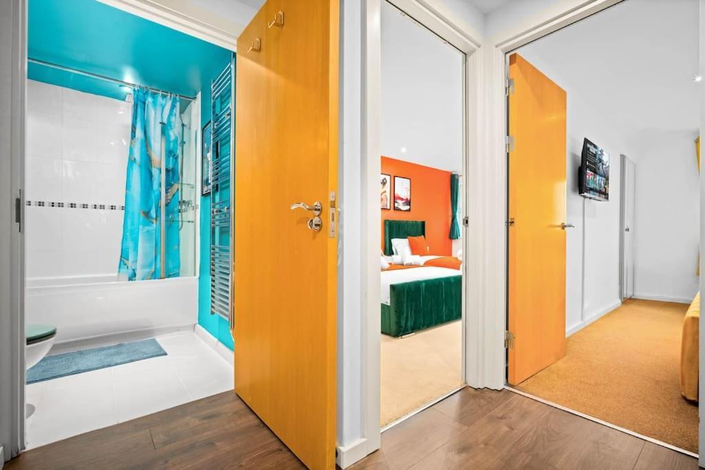 Top Floor City Centre Apartment - Sleeps 7 - 4 Beds - With Balcony And Parking - Smart Tv'S On Each Bedroom Wall - 5 Mins From Bullring, Selfridges, Moor Street Station - By Zena Stays Бирмингам Екстериор снимка