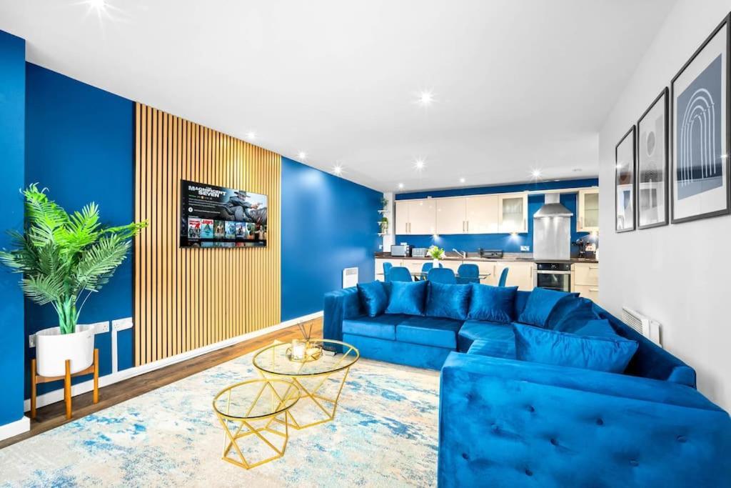 Top Floor City Centre Apartment - Sleeps 7 - 4 Beds - With Balcony And Parking - Smart Tv'S On Each Bedroom Wall - 5 Mins From Bullring, Selfridges, Moor Street Station - By Zena Stays Бирмингам Екстериор снимка