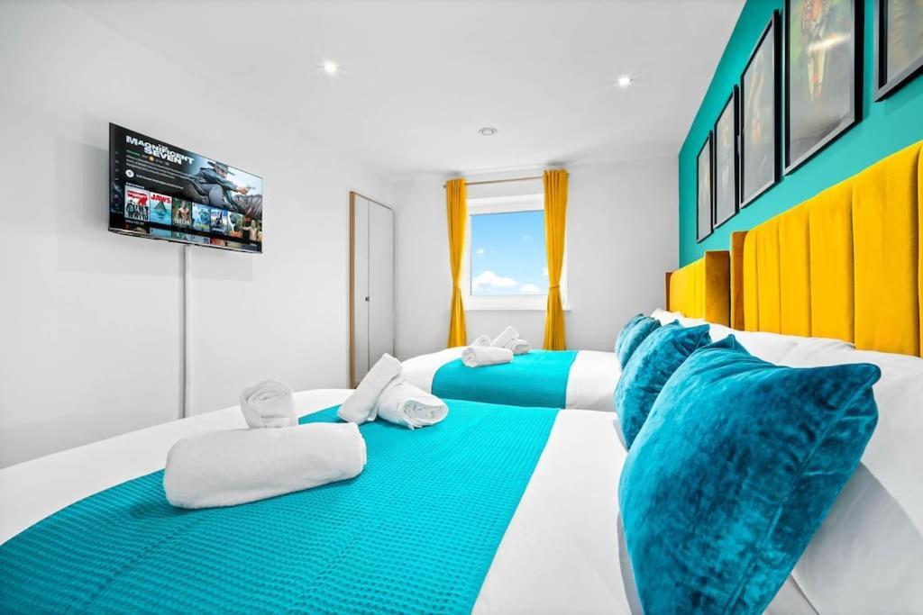 Top Floor City Centre Apartment - Sleeps 7 - 4 Beds - With Balcony And Parking - Smart Tv'S On Each Bedroom Wall - 5 Mins From Bullring, Selfridges, Moor Street Station - By Zena Stays Бирмингам Екстериор снимка