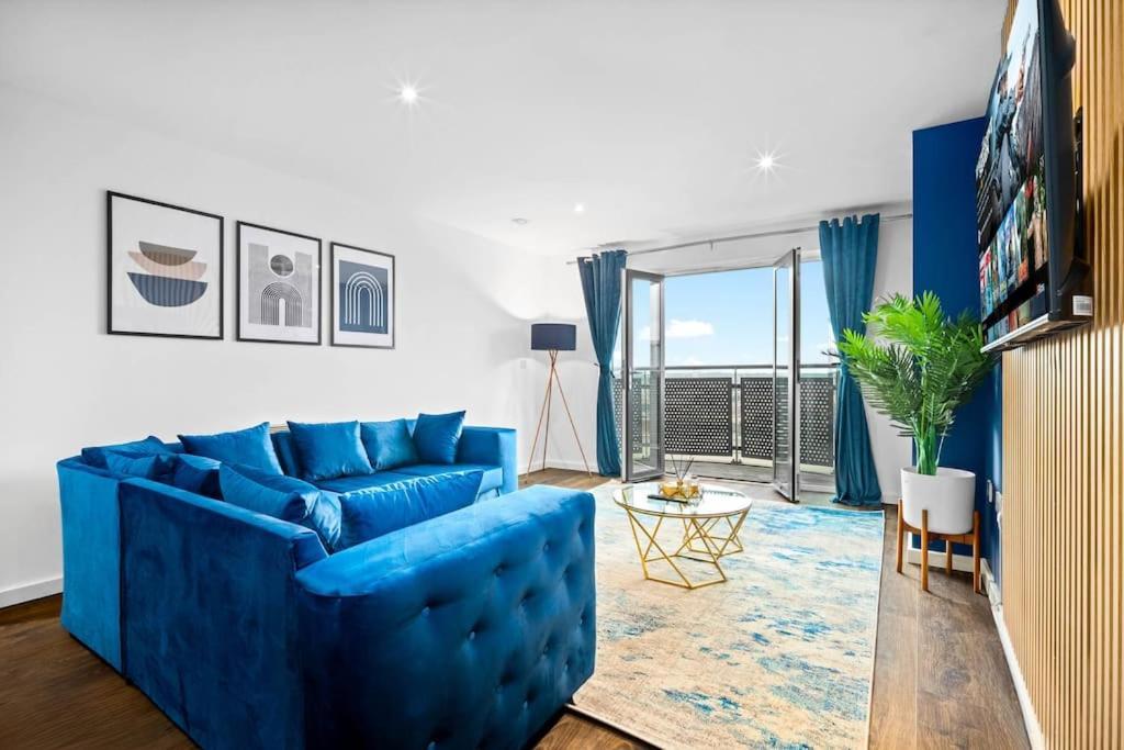 Top Floor City Centre Apartment - Sleeps 7 - 4 Beds - With Balcony And Parking - Smart Tv'S On Each Bedroom Wall - 5 Mins From Bullring, Selfridges, Moor Street Station - By Zena Stays Бирмингам Екстериор снимка